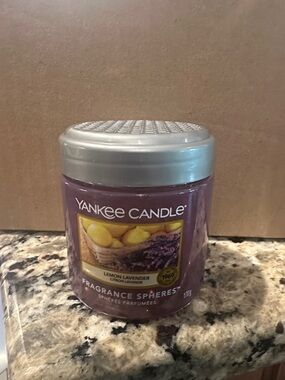 Yankee Candle Lemon Lavender Fragrance Spheres - Purple with Silver Lid